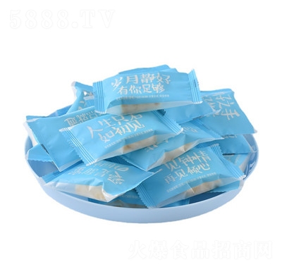 ��ˬ��Ԓѩ����ϲ�Ǹ��c�{ɫ